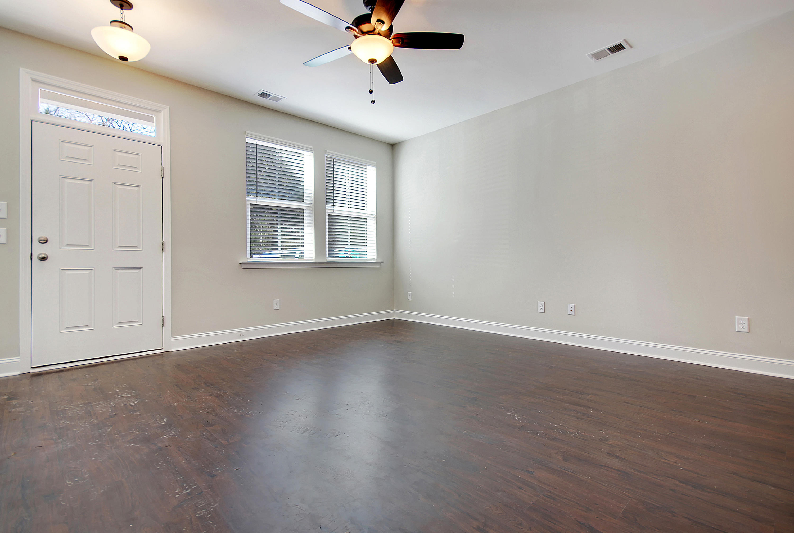 7779 Montview Road North Charleston, SC 29418 - Photo 3 of 14 Kiawah Living Room