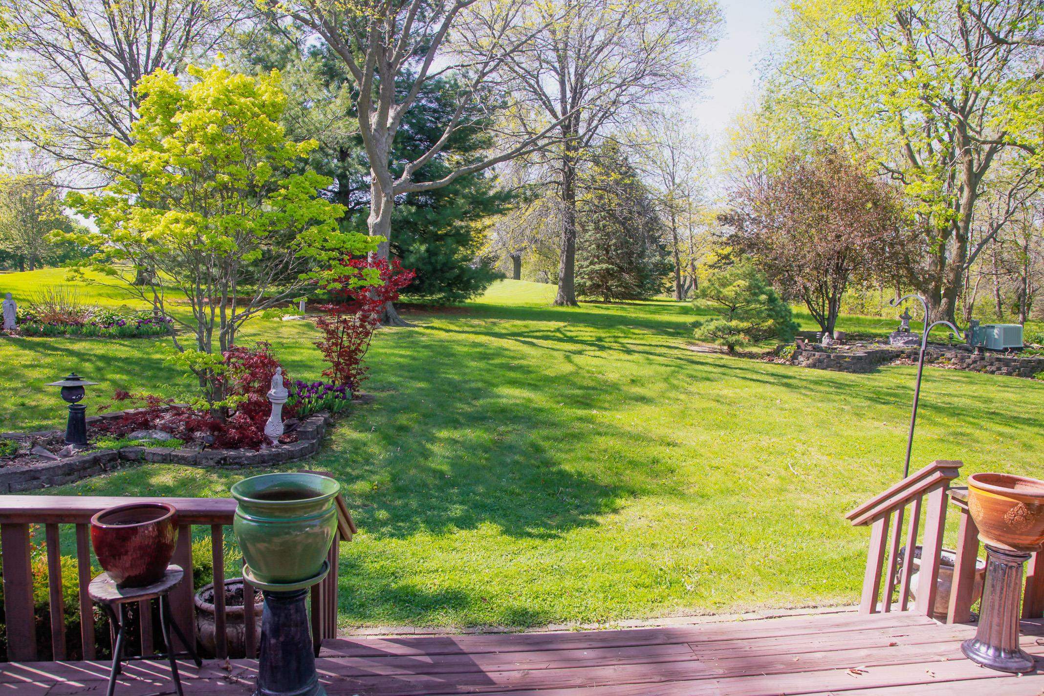 3001 Countryside Lane Freeport, IL 61032 - Photo 47 of 47 a garden view with a seating space