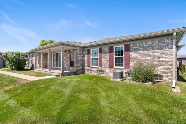 $285,900 | 11186 Spruce Court, Washington, MI 48094