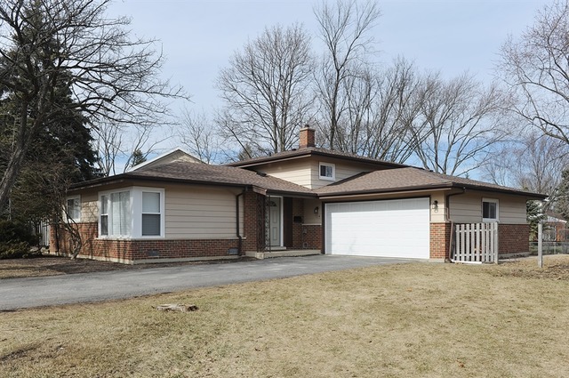 134 Mulberry Road Deerfield, IL 60015 - Photo 1 of 16