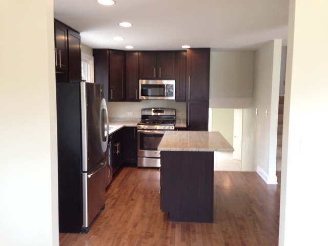134 Mulberry Road Deerfield, IL 60015 - Photo 2 of 16