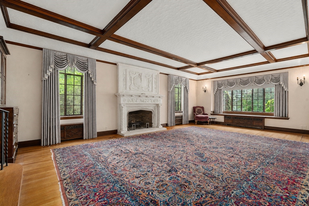 43 Monadnock Road Wellesley, MA 02481 - Photo 6 of 42