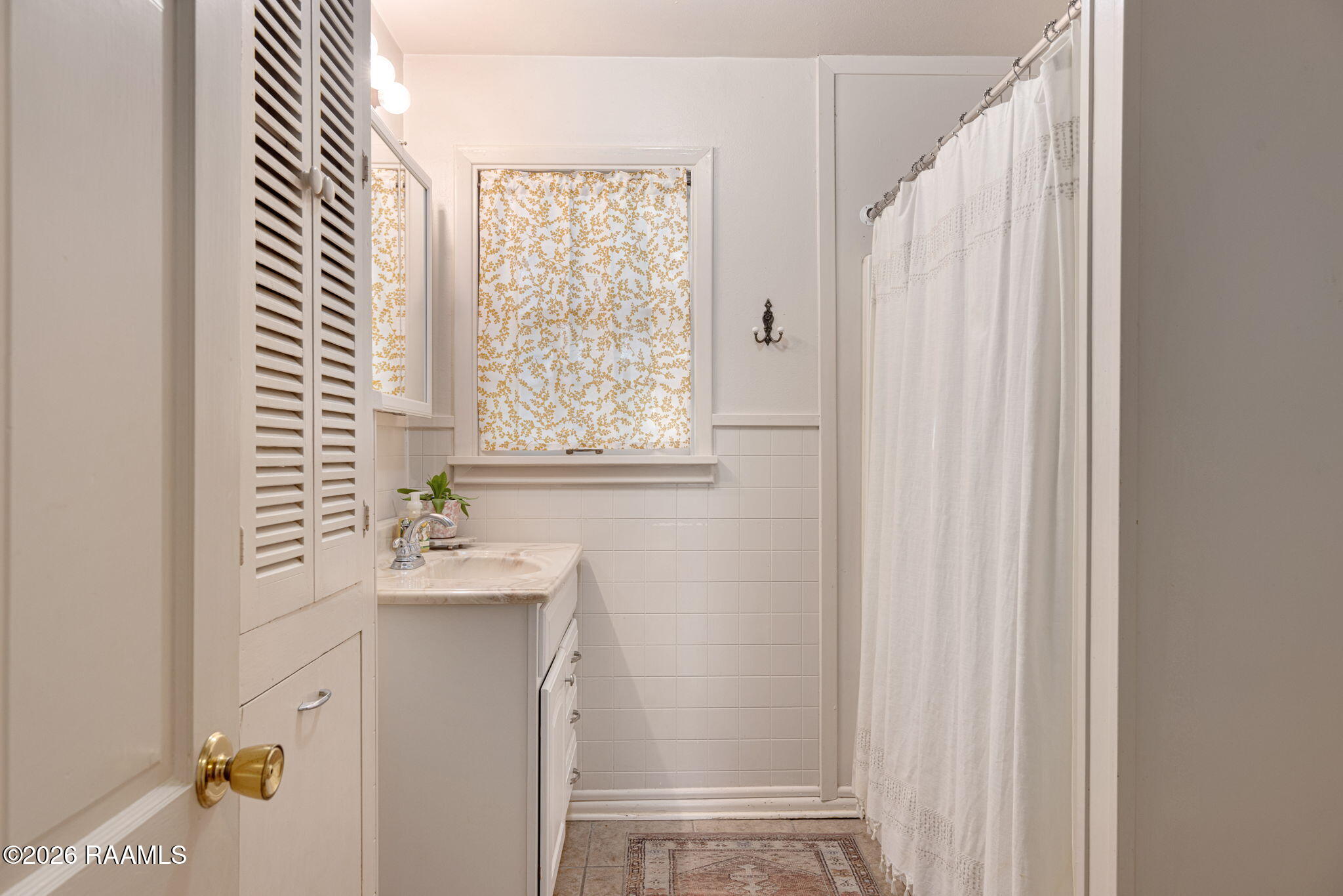 1918 Edwards Street Opelousas, LA 70570 - Photo 20 of 25 Hall Bath