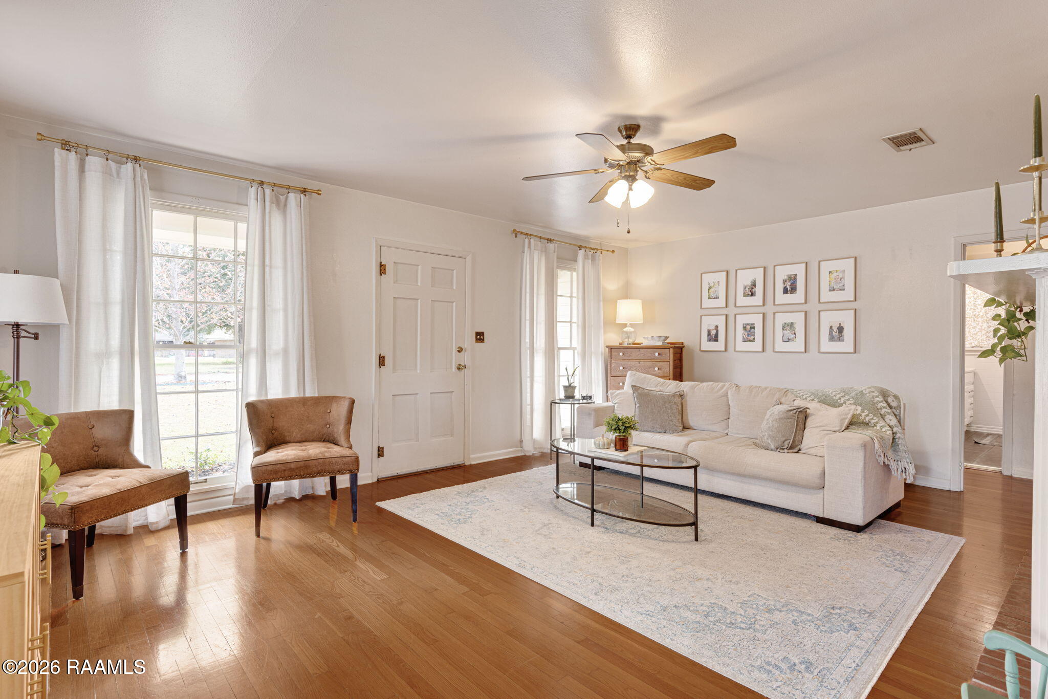 1918 Edwards Street Opelousas, LA 70570 - Photo 6 of 25 Living Area 3