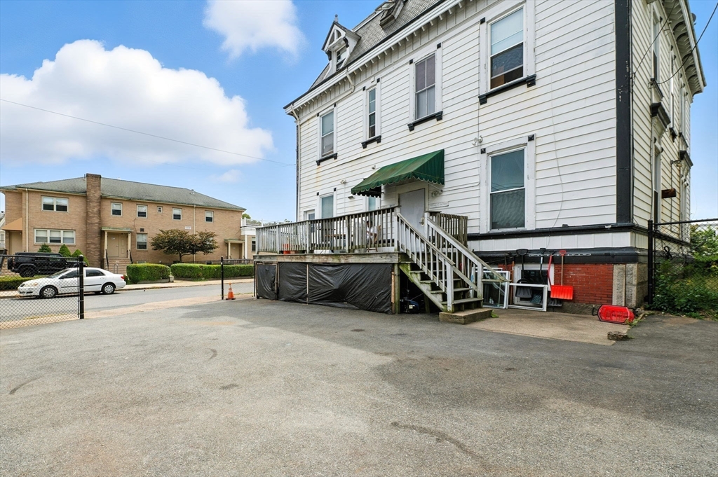 121 North Common Street Lynn, MA 01902 - Photo 5 of 29
