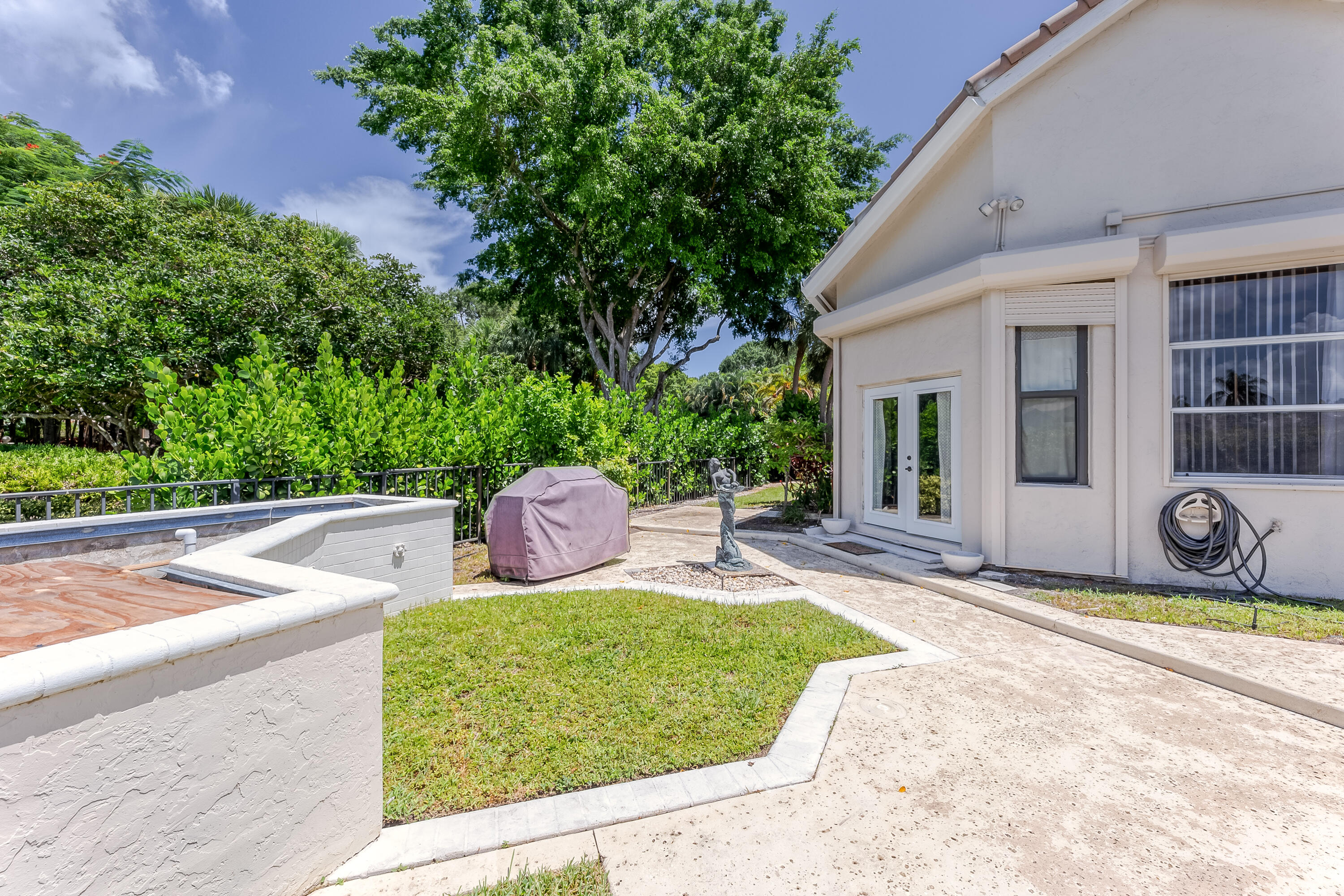 2465 Northwest 66th Drive Boca Raton, FL 33496 - Photo 31 of 41 Backyard For Parties