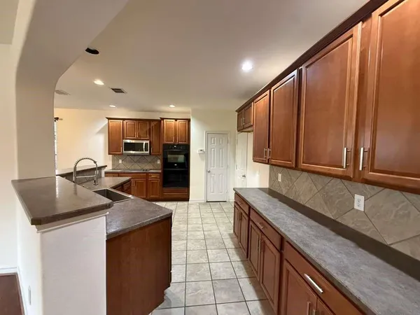 $3,150 | 305 Moonlight Drive, Euless, TX 76039
