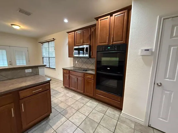$3,150 | 305 Moonlight Drive, Euless, TX 76039