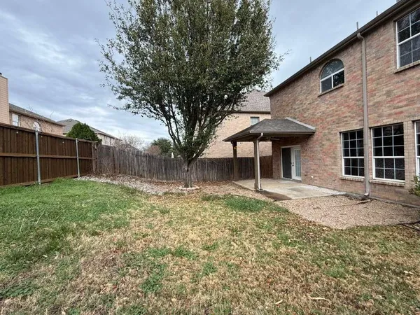 $3,150 | 305 Moonlight Drive, Euless, TX 76039