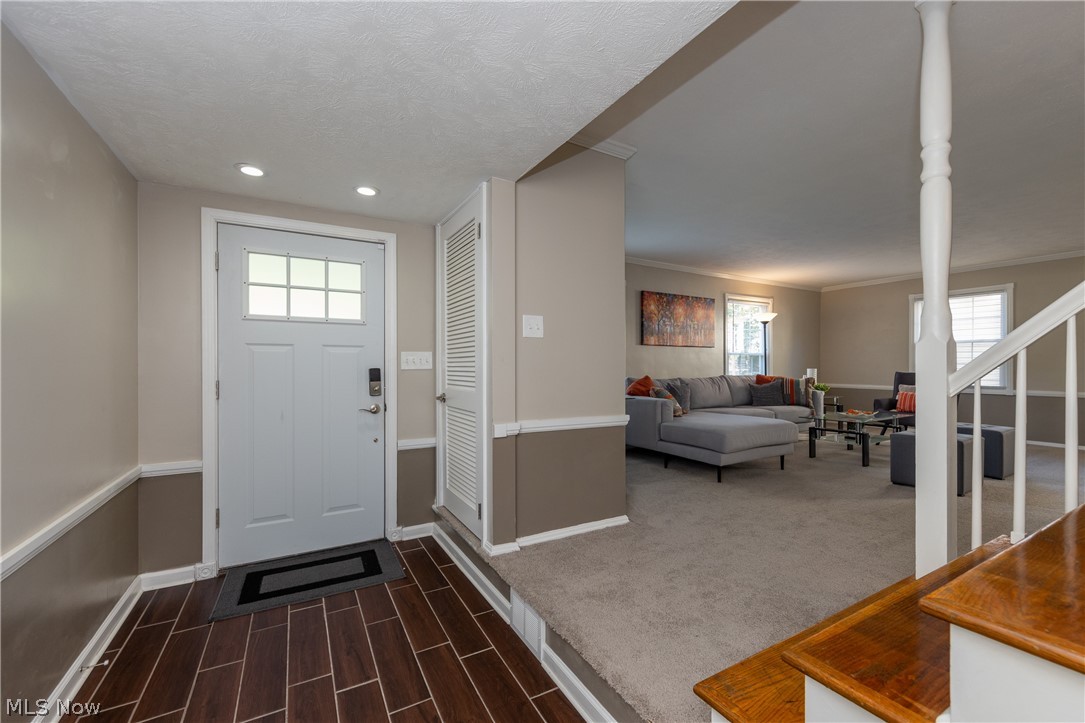 3573 Atherstone Road Cleveland, OH 44121 - Photo 3 of 33