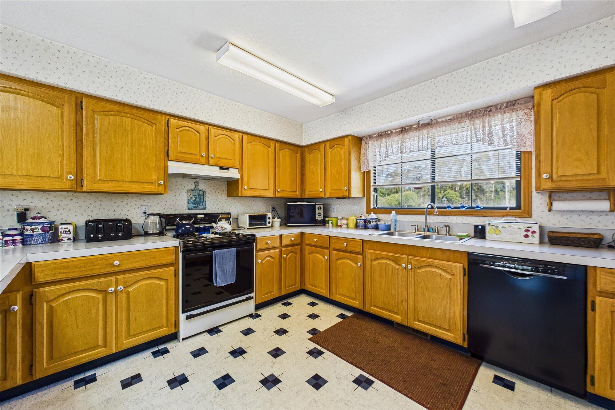 2800 Barber Creek Road Hydesville, CA 95547 - Photo 25 of 60
