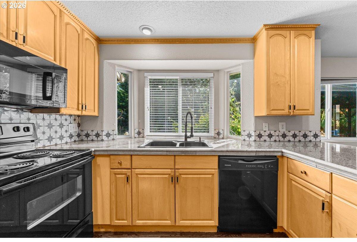 13136 Southwest Chimney Ridge Street Portland, OR 97223 - Photo 15 of 48 Gallery Image 15