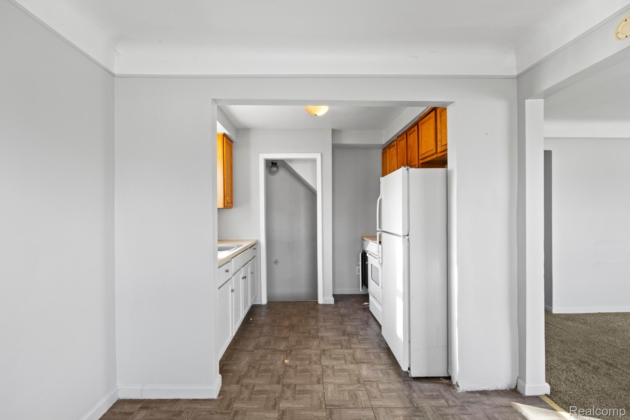 21507 Waltham Road Warren, MI 48089 - Photo 12 of 28 Gallery Image 12