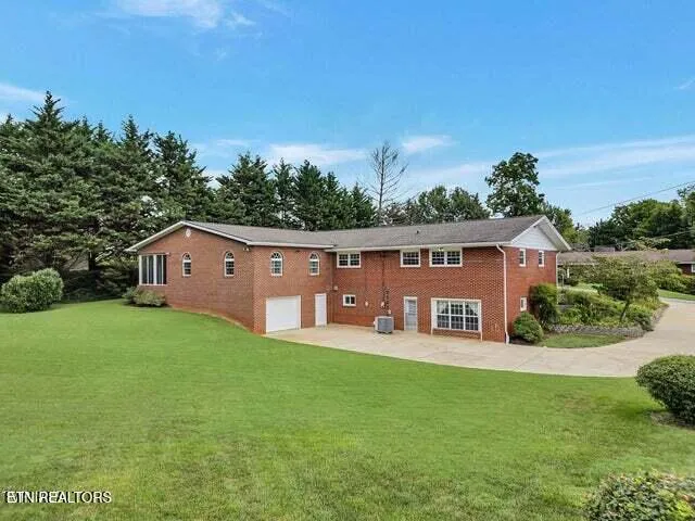 $476,500 | 107 Fairway Lane, Greeneville, TN 37743