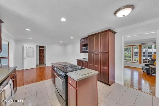 $476,500 | 107 Fairway Lane, Greeneville, TN 37743