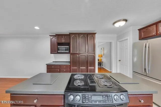 $476,500 | 107 Fairway Lane, Greeneville, TN 37743