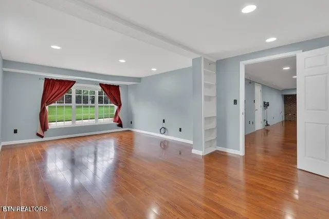 $476,500 | 107 Fairway Lane, Greeneville, TN 37743