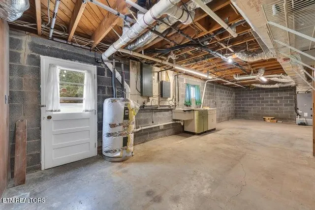 $476,500 | 107 Fairway Lane, Greeneville, TN 37743