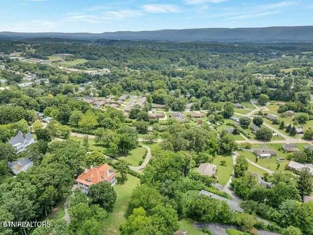 $476,500 | 107 Fairway Lane, Greeneville, TN 37743