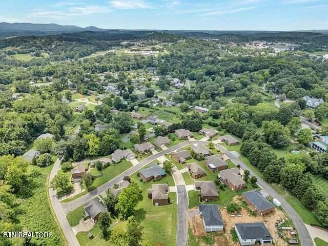 $476,500 | 107 Fairway Lane, Greeneville, TN 37743
