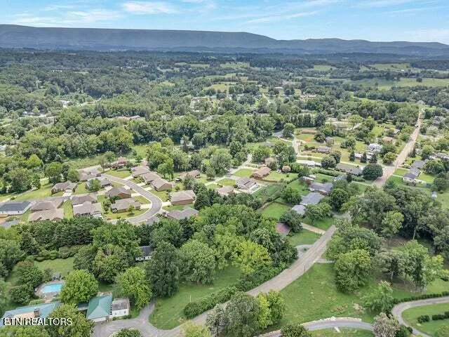 $476,500 | 107 Fairway Lane, Greeneville, TN 37743