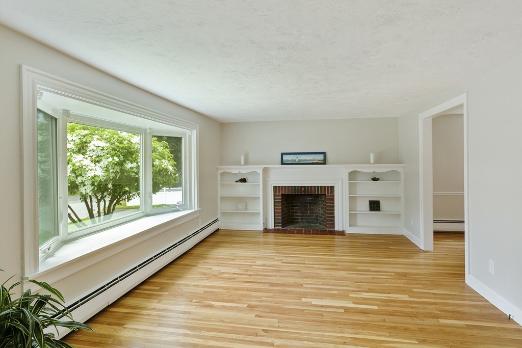 6 Lawndale Road Stoneham, MA 02180 - Photo 5 of 26 Gallery Image 5