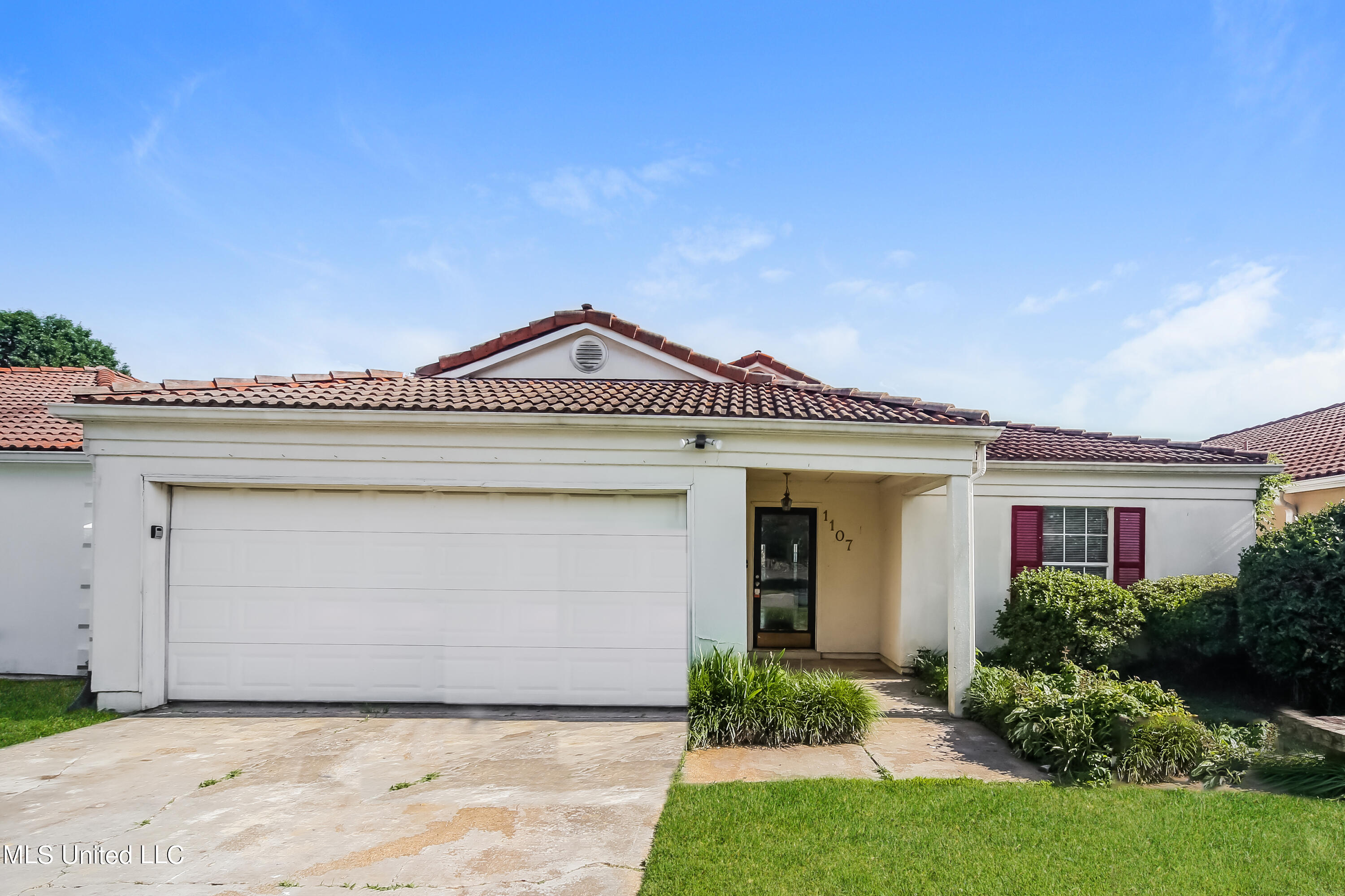 1107 Charstone Drive Southaven, MS 38671 - Photo 1 of 15 Front View