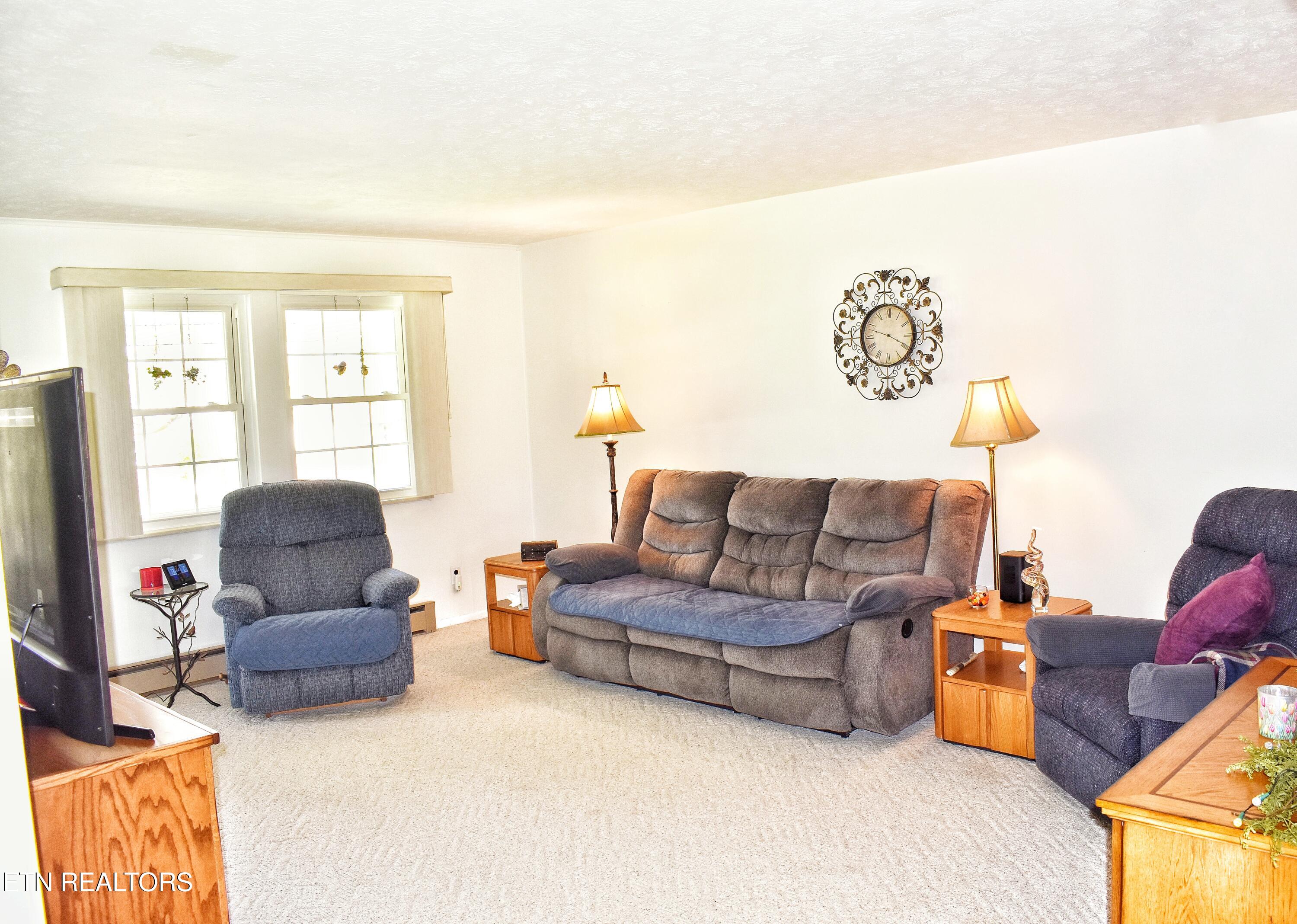 114 Verdun Road Oneida, TN 37841 - Photo 12 of 24 1686