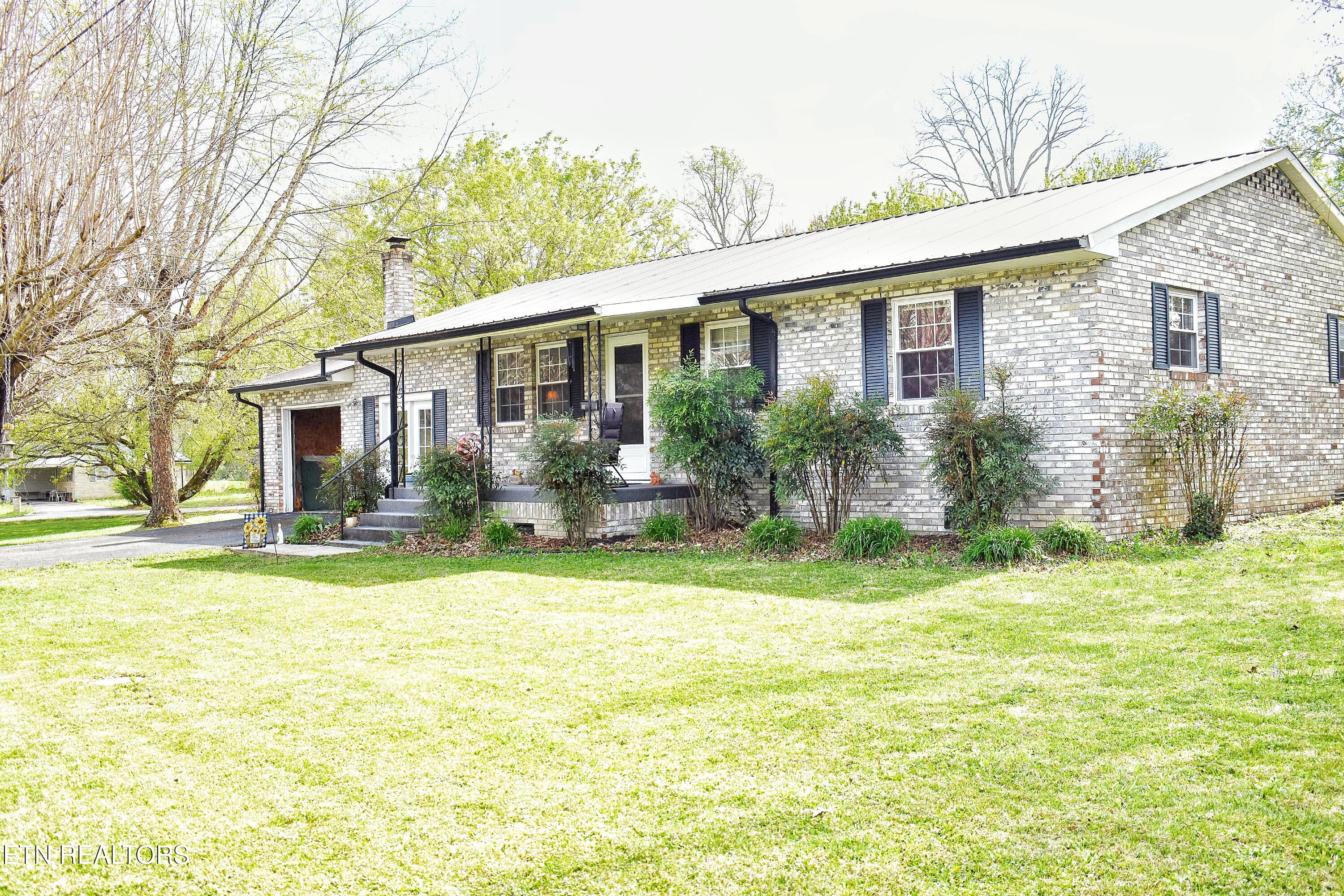 114 Verdun Road Oneida, TN 37841 - Photo 3 of 24 1644