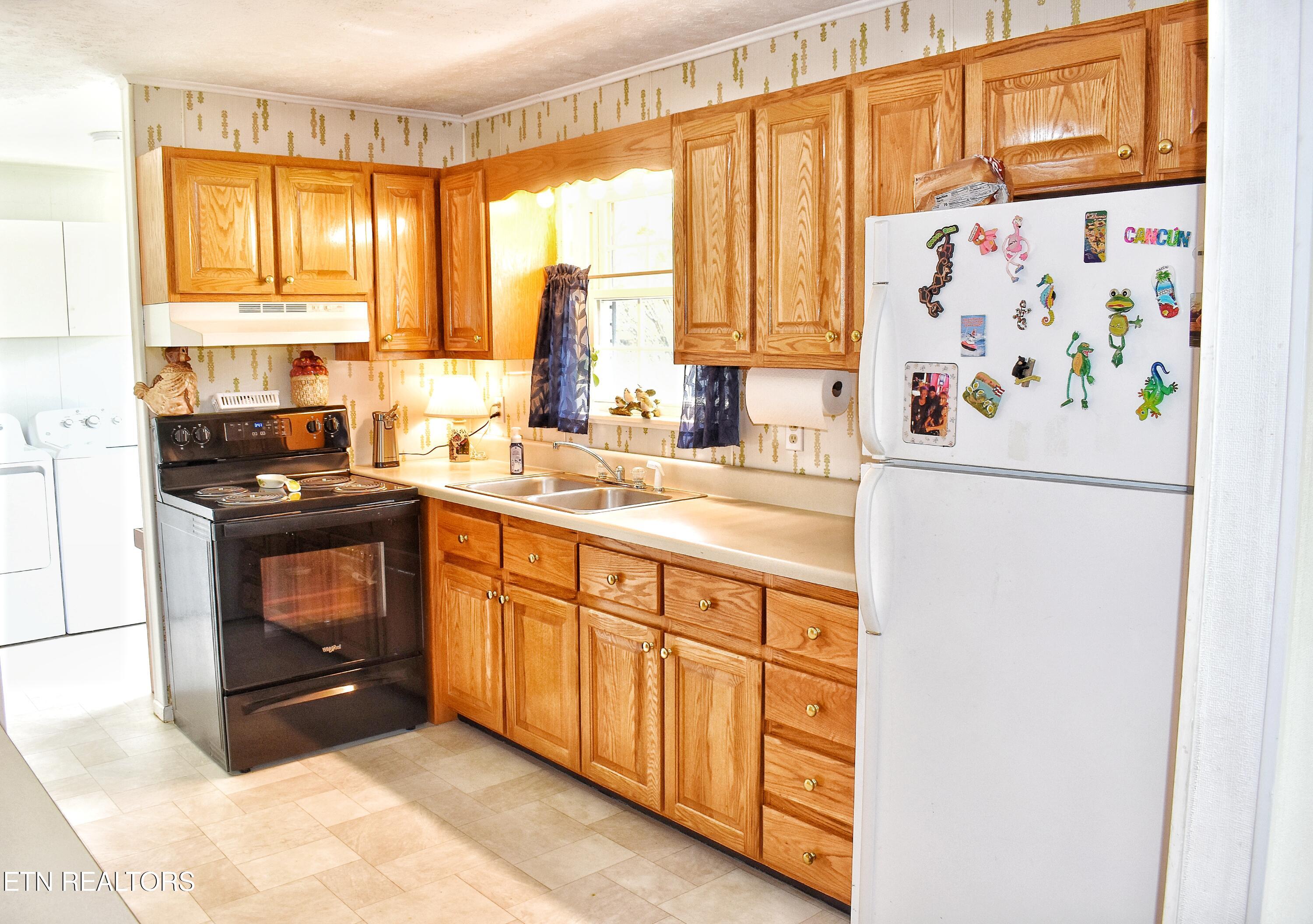 114 Verdun Road Oneida, TN 37841 - Photo 8 of 24 1692