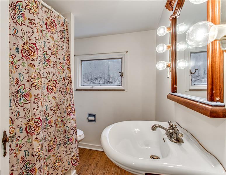 919 Glenfield Road Sewickley, PA 15143 - Photo 19 of 24 Pretty and updated upstairs full bath.
