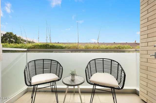 $1,295,000 | 257 South Hudson Avenue, Unit 102, Pasadena, CA 91101