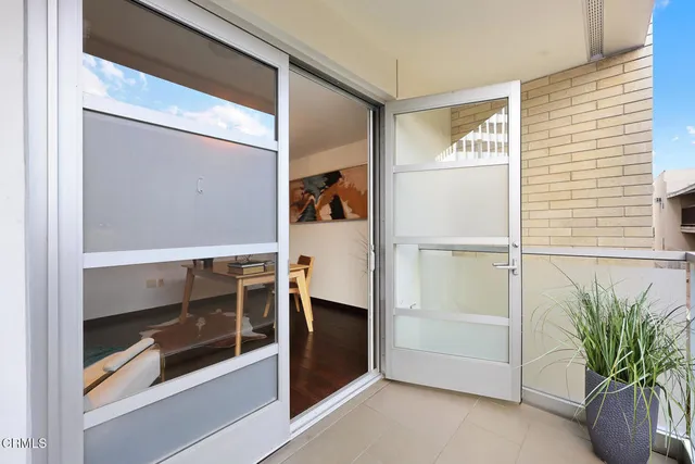 $1,295,000 | 257 South Hudson Avenue, Unit 102, Pasadena, CA 91101