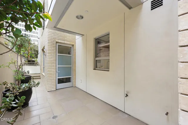 $1,295,000 | 257 South Hudson Avenue, Unit 102, Pasadena, CA 91101