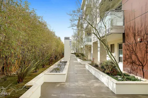 $1,295,000 | 257 South Hudson Avenue, Unit 102, Pasadena, CA 91101