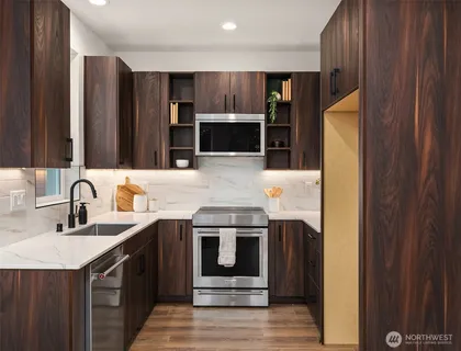 $799,000 | 221 Northeast 75th Street, Seattle, WA 98115