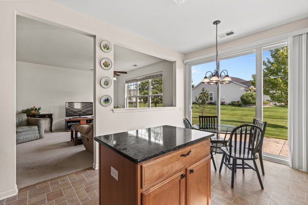 2445 Rolling Ridge Elgin, IL 60124 - Photo 8 of 24 Gallery Image 8
