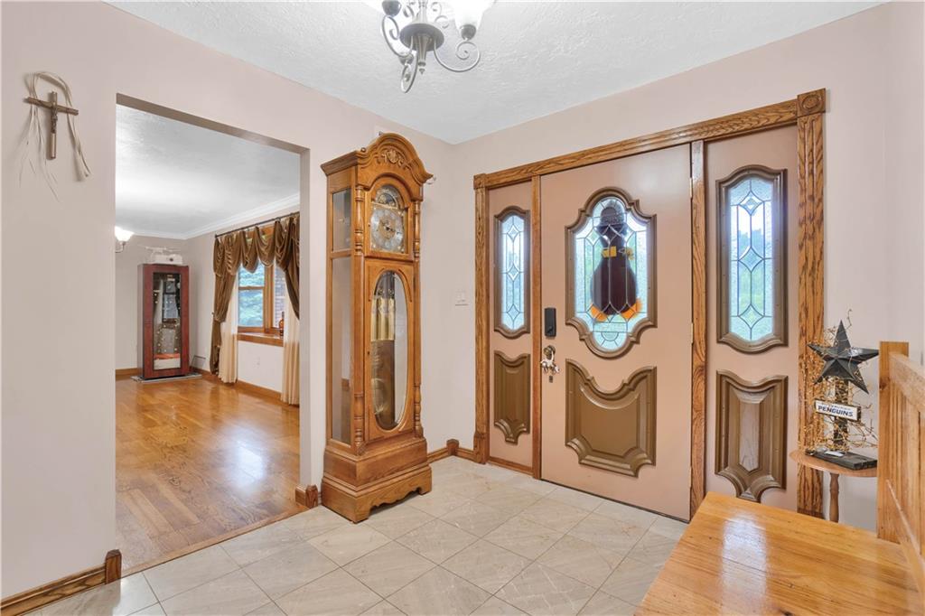 180 Southview Road McDonald, PA 15057 - Photo 4 of 23 Gallery Image 4
