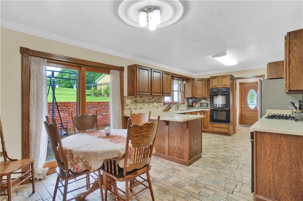 180 Southview Road McDonald, PA 15057 - Photo 7 of 23 Gallery Image 7