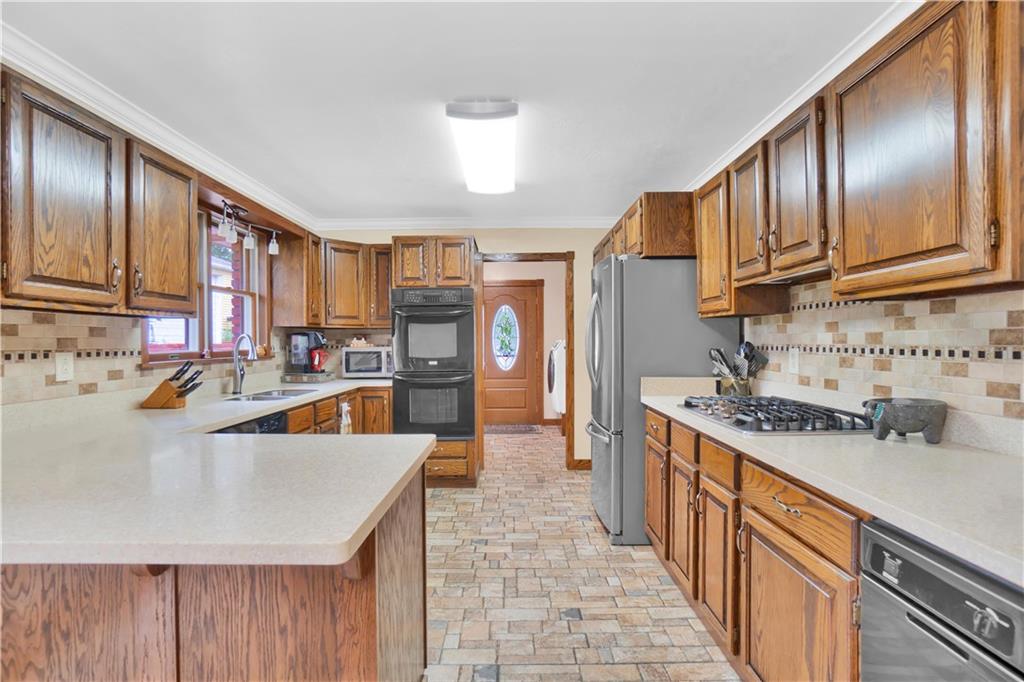 180 Southview Road McDonald, PA 15057 - Photo 8 of 23 Gallery Image 8