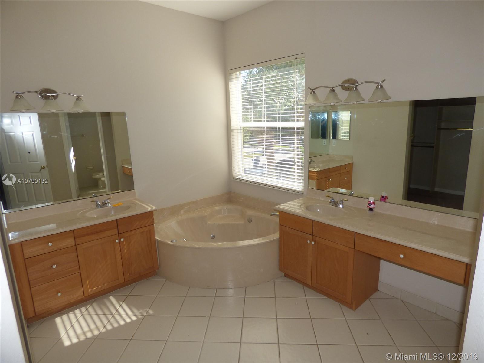 2090 Reston Circle Royal Palm Beach, FL 33411 - Photo 24 of 36