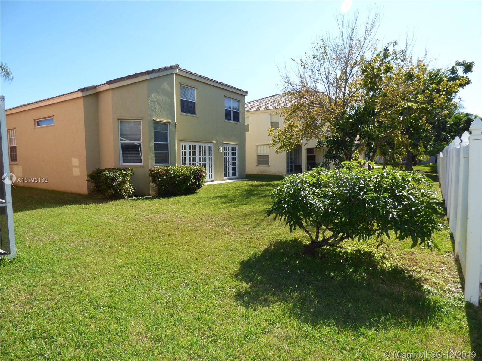 2090 Reston Circle Royal Palm Beach, FL 33411 - Photo 5 of 36