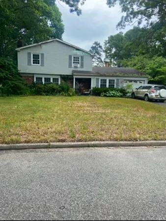 $350,000 | 9 Willowood Lane, Coram, NY 11727