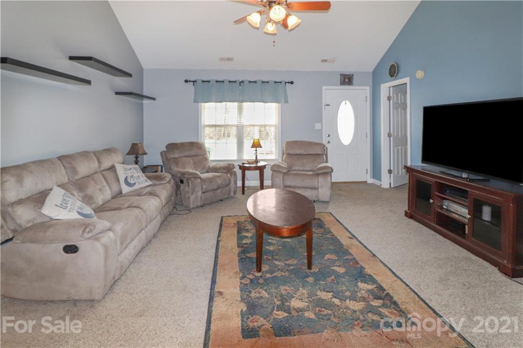 368 Sutton Spring Road York, SC 29745 - Photo 5 of 16