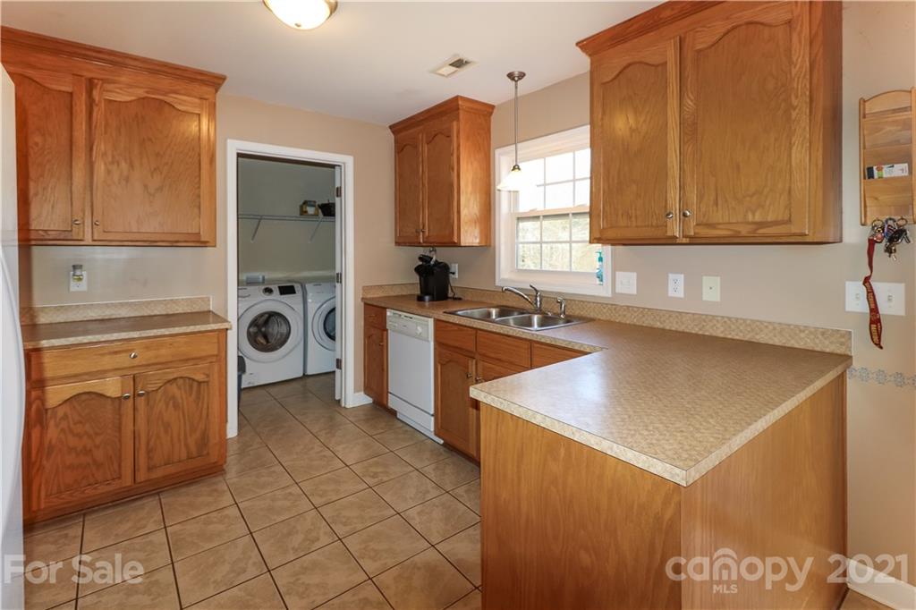 368 Sutton Spring Road York, SC 29745 - Photo 8 of 16