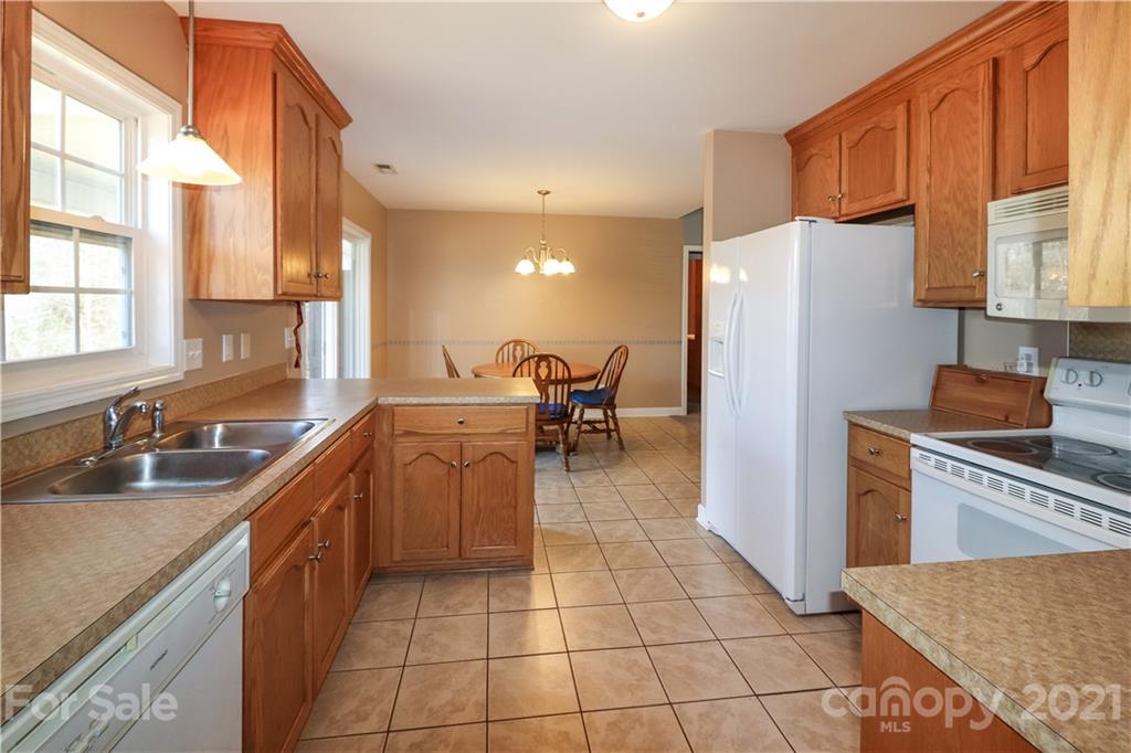 368 Sutton Spring Road York, SC 29745 - Photo 9 of 16