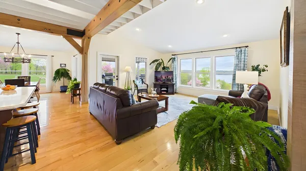 $705,000 | 55 Eagles Landing, Eddyville, KY 42038