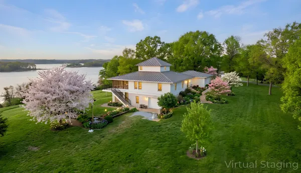 $705,000 | 55 Eagles Landing, Eddyville, KY 42038