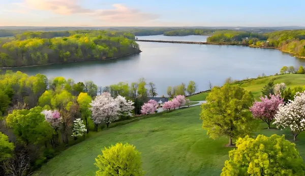 $705,000 | 55 Eagles Landing, Eddyville, KY 42038