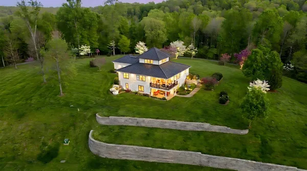 $705,000 | 55 Eagles Landing, Eddyville, KY 42038